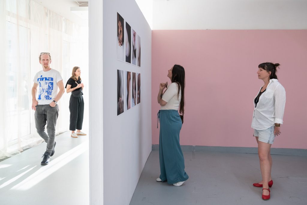 Vernissage_hautnah